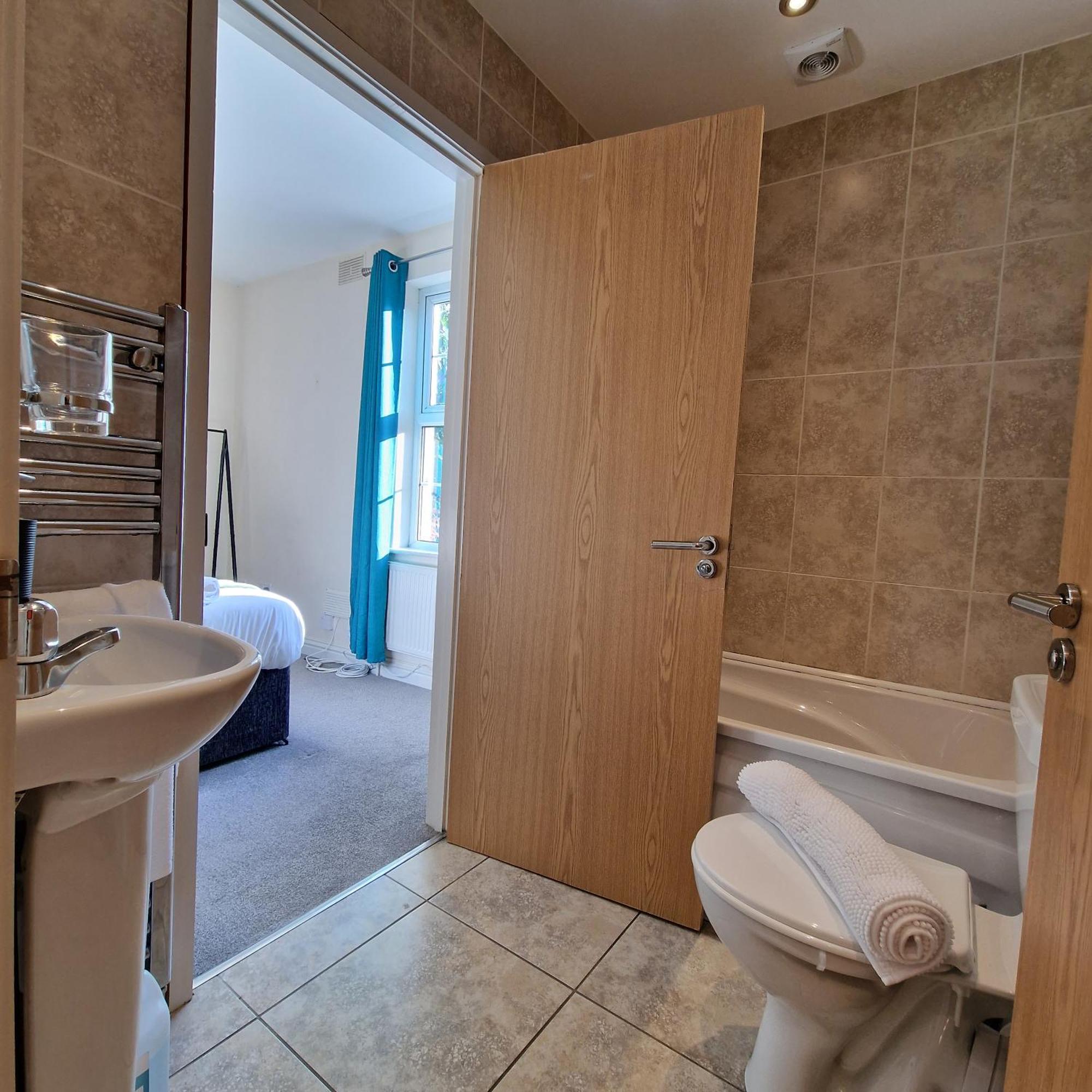 Kenilworth 2bedroom Gem In For Families & Professionals * Coventry